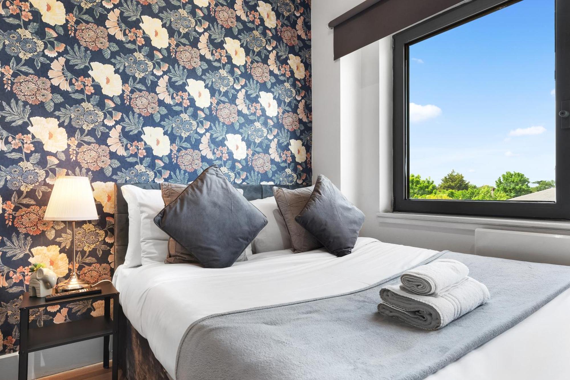 Modern One Bedroom Flat - Sleeps 5 -Near Heathrow - London Ub3 Exterior foto