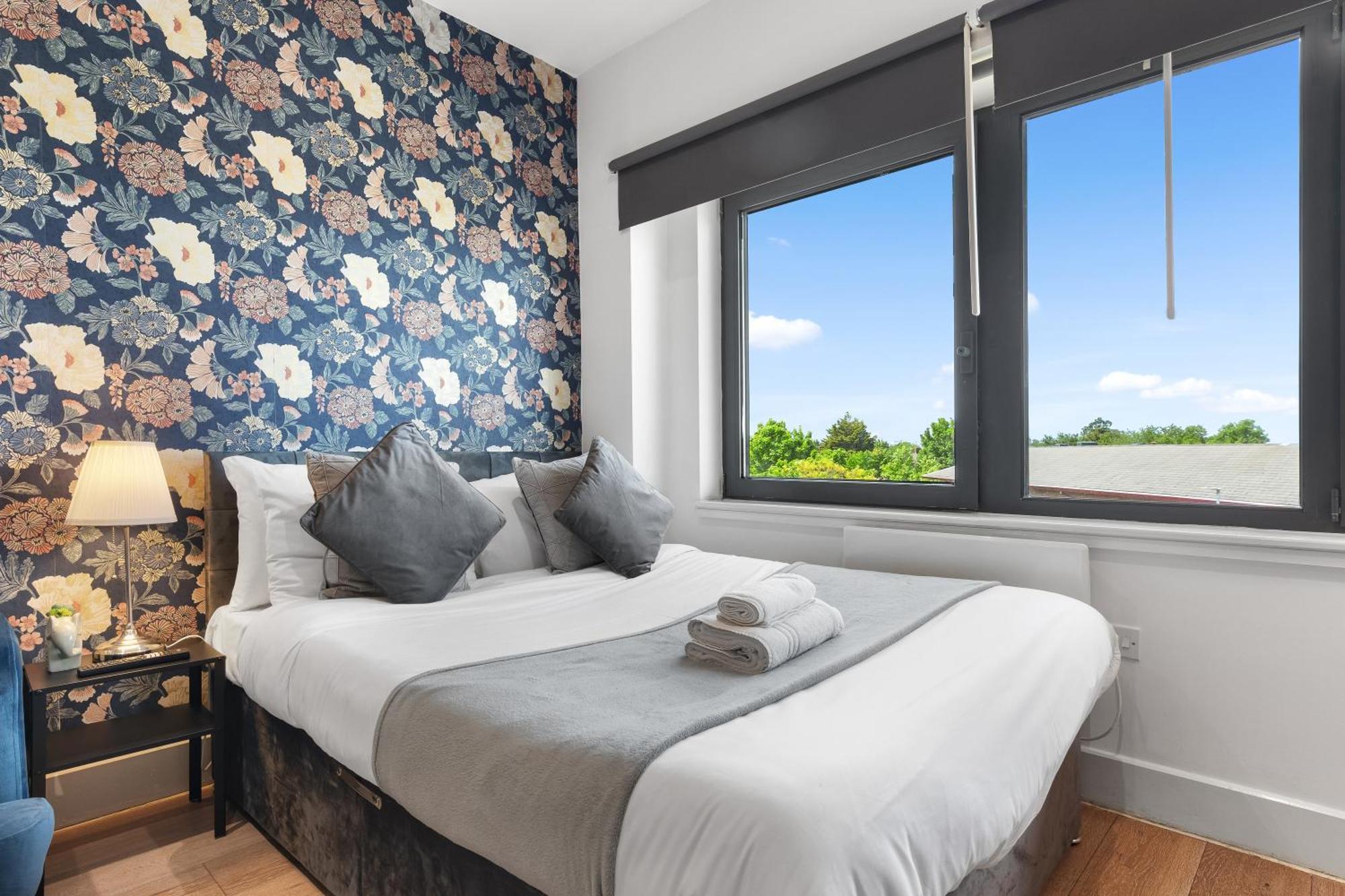 Modern One Bedroom Flat - Sleeps 5 -Near Heathrow - London Ub3 Exterior foto
