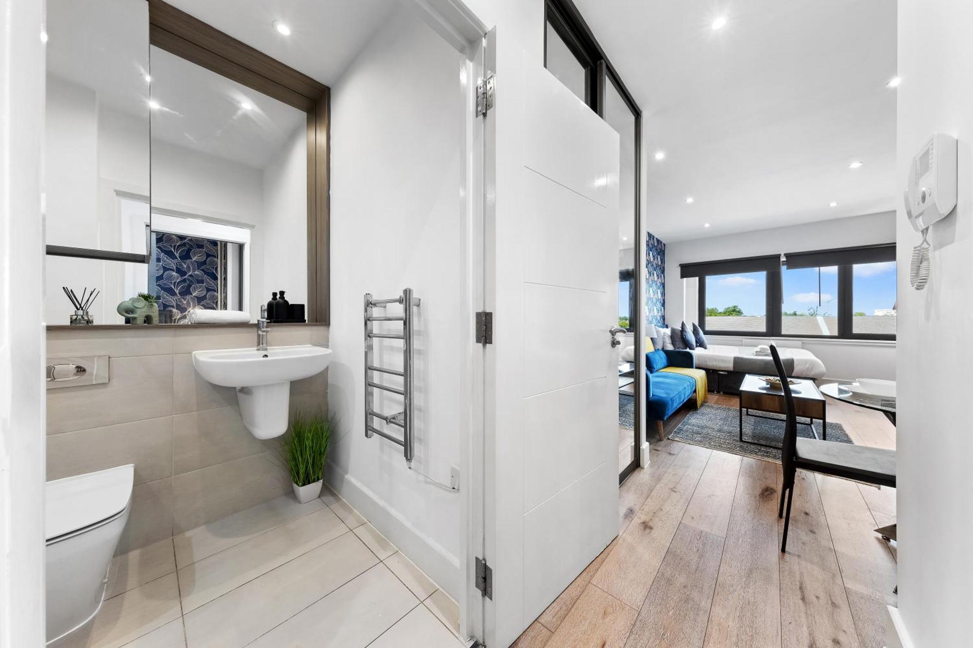 Modern One Bedroom Flat - Sleeps 5 -Near Heathrow - London Ub3 Exterior foto
