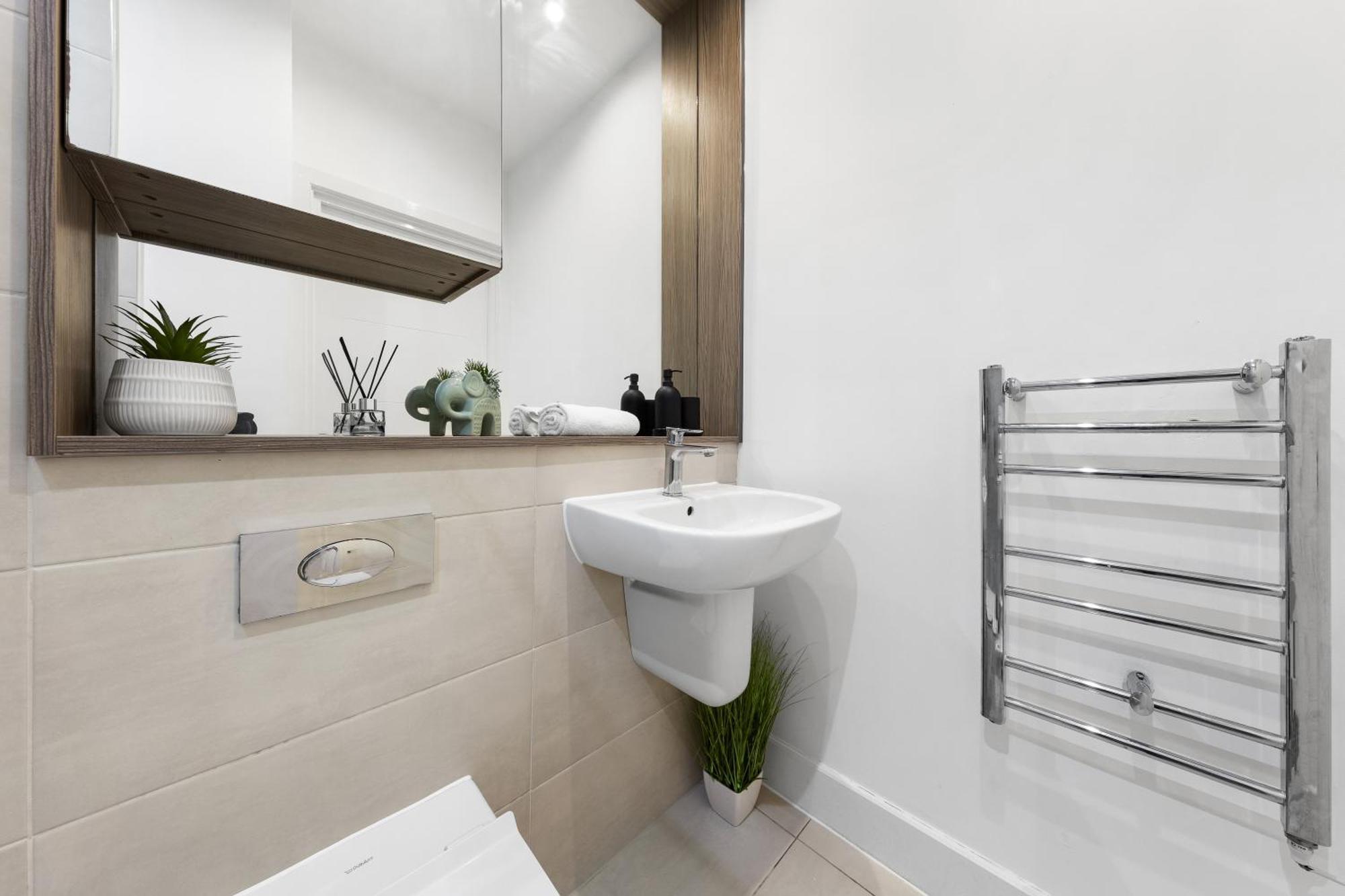 Modern One Bedroom Flat - Sleeps 5 -Near Heathrow - London Ub3 Exterior foto